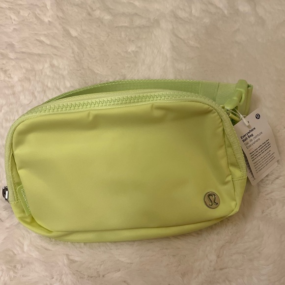 lululemon athletica Handbags - Lululemon Everywhere Belt Bag